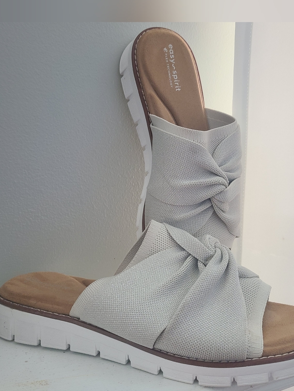 Easy Spirit Josy Knotted Slide Sandal in ivory with a platform sole Size 11